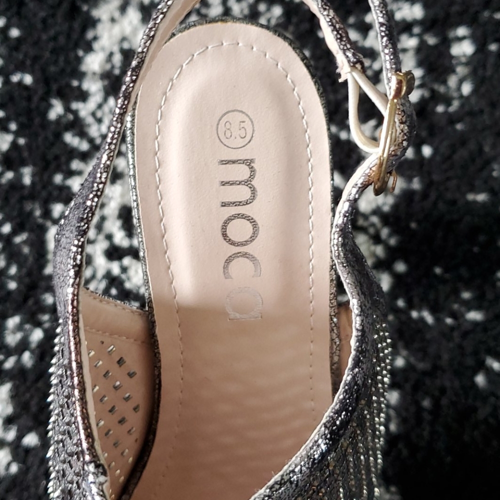 Platform Sandals - Picture 3 of 5